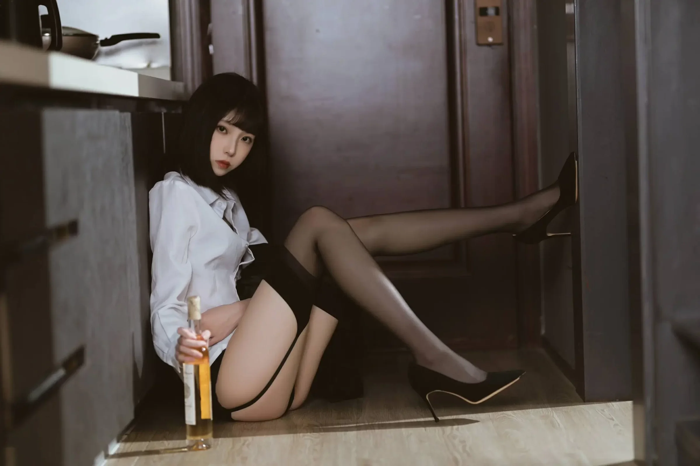 许岚LAN – 醉酒OL [40P]｜高清图片集