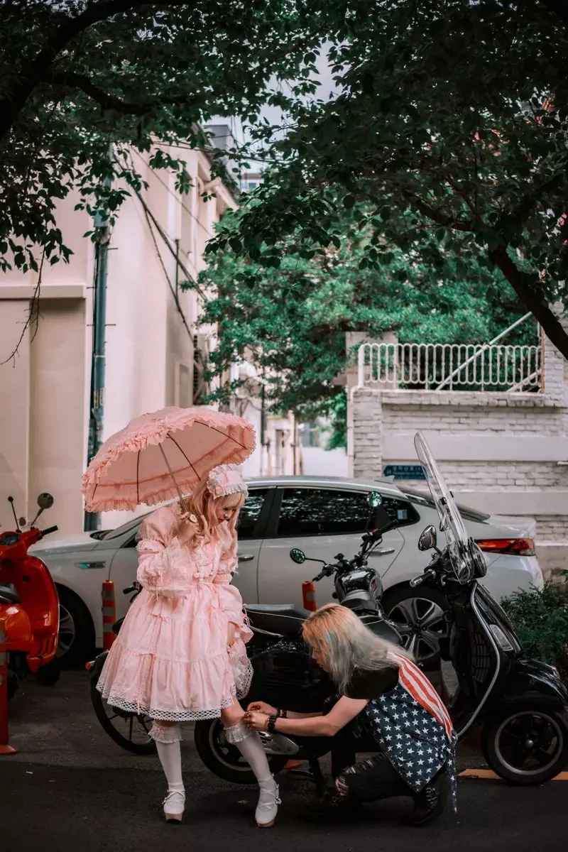 《蘿莉塔服飾的難題》如果女生這樣穿 旁邊的男生要穿什麼比較合適呢？｜高清图片集