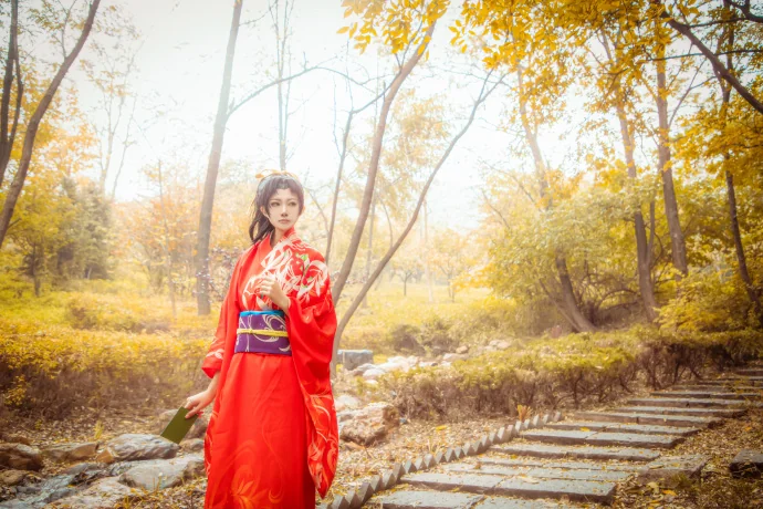 《名侦探柯南：唐红的恋歌》远山和叶COS写真