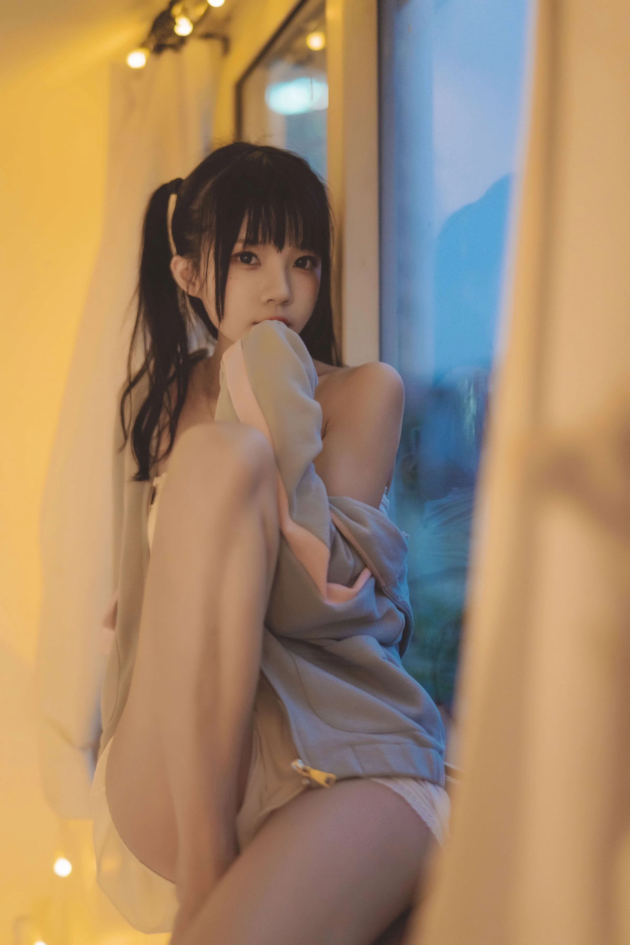 桜桃喵 – 碎星 [19P]｜高清图片集