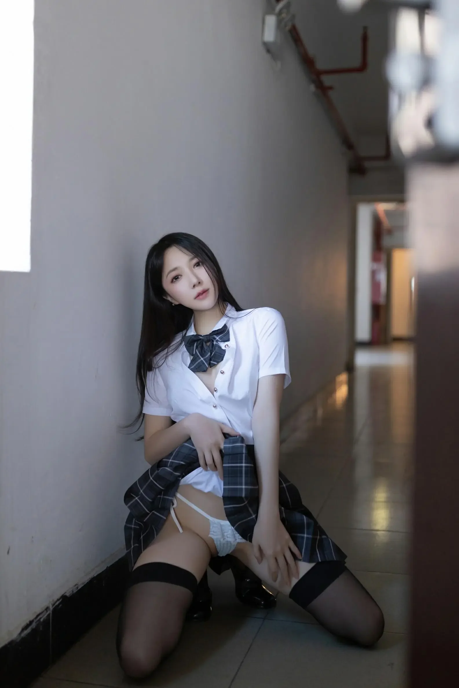 鱼子酱Fish – 《碎衬衫》写真