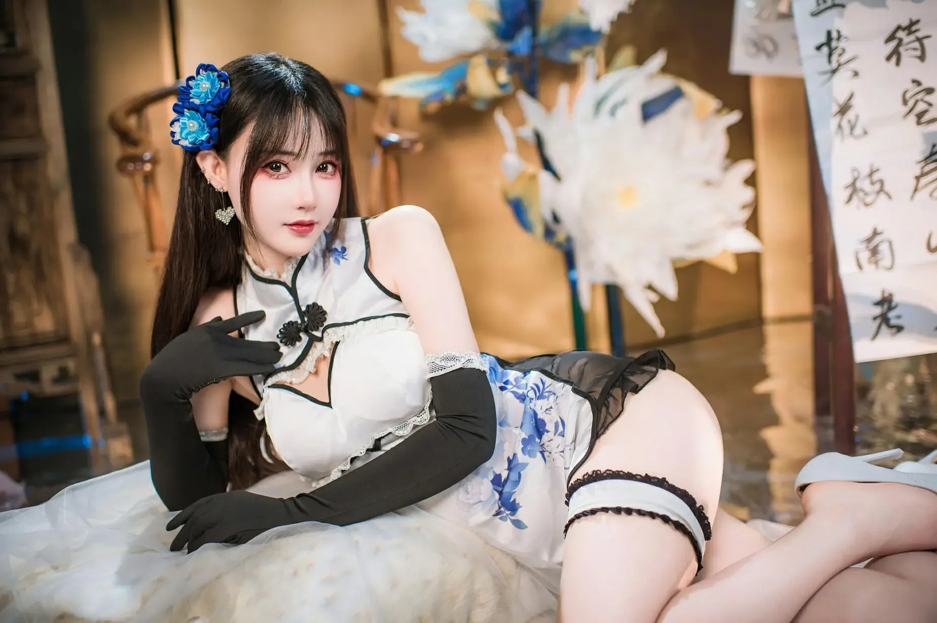 羽生三未 – 瓶儿·青花瓷旗袍｜高清图片集