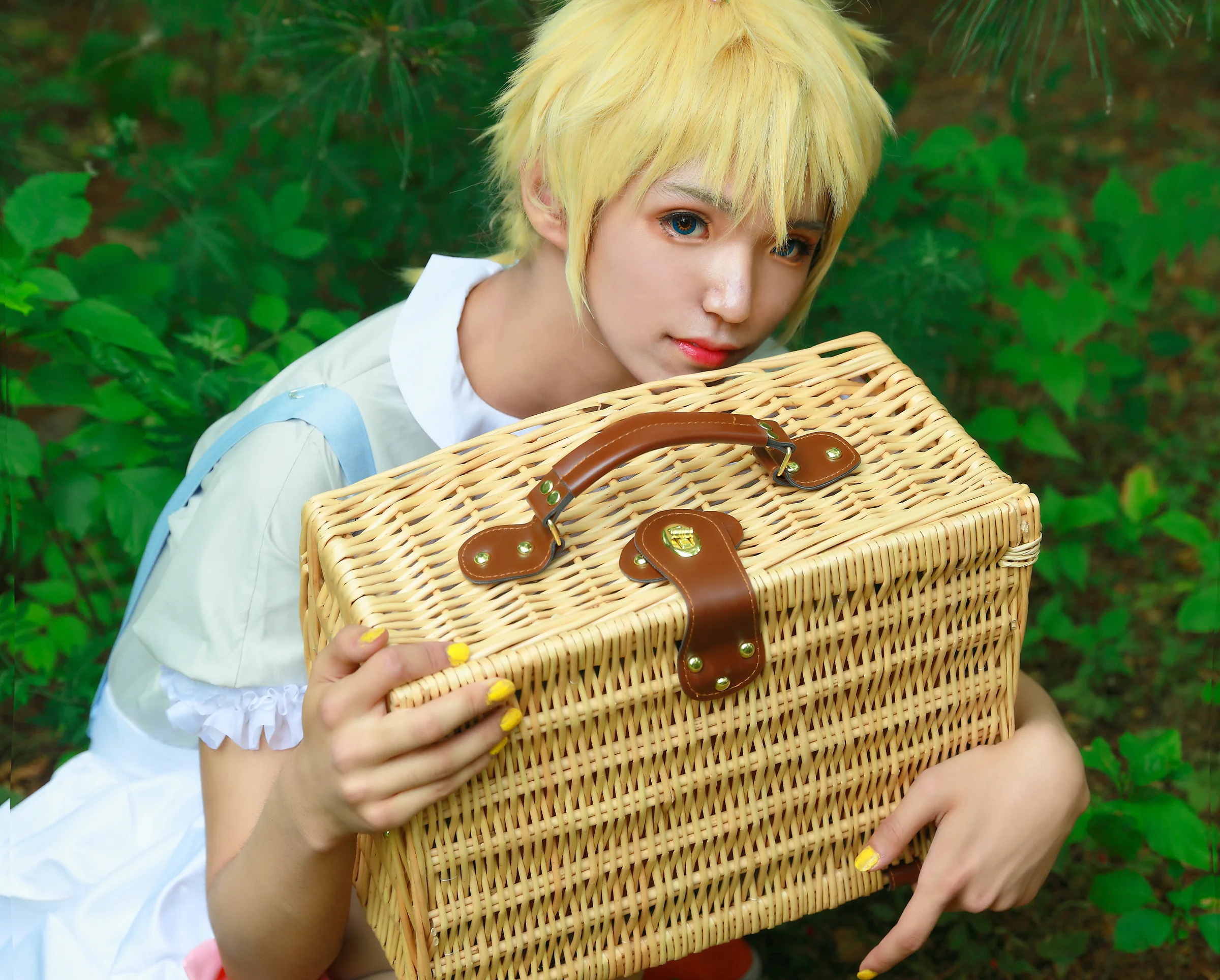 見失ったウサギと森 镜音铃COS写真