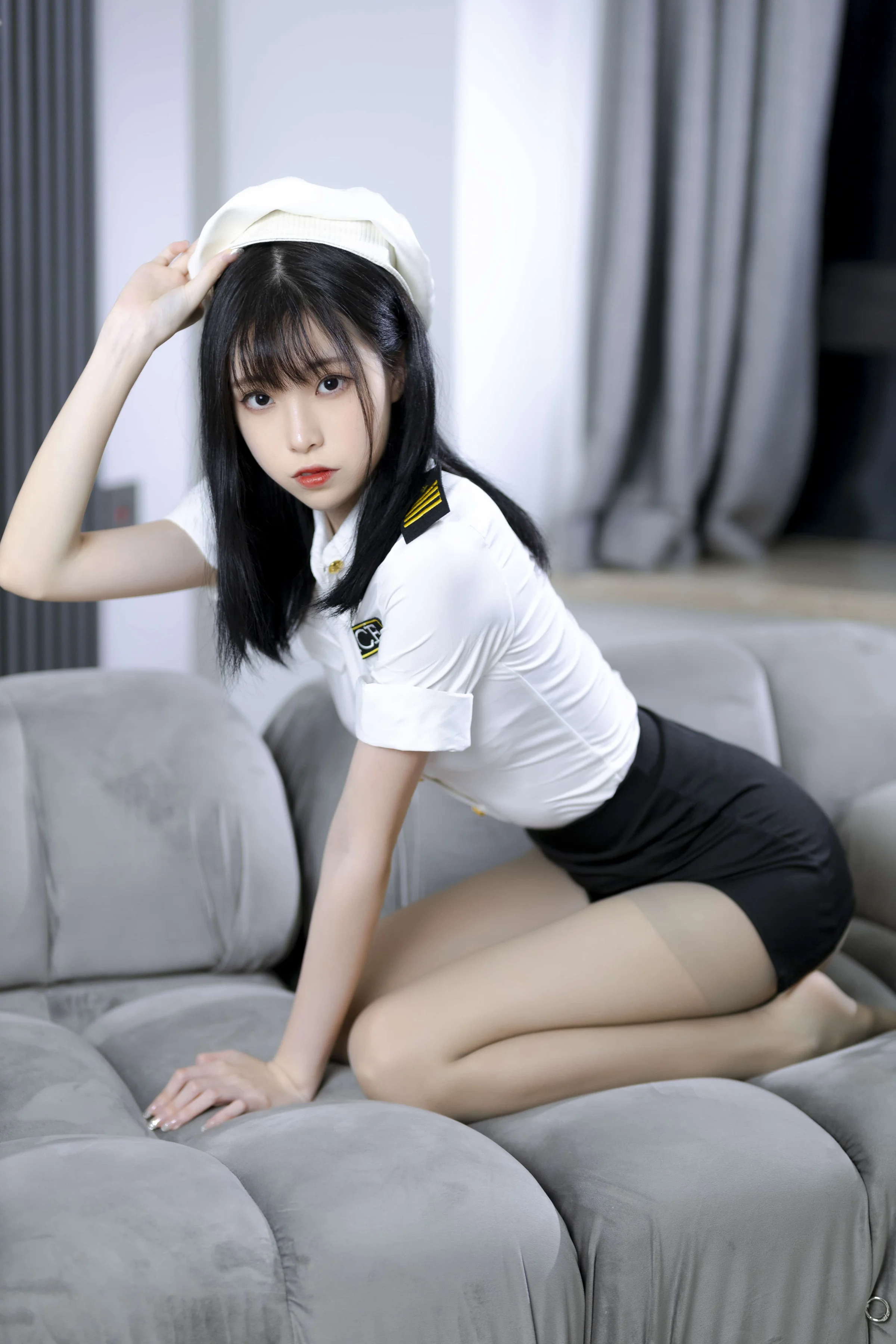 许岚LAN – 灰丝制服 [40P]｜高清图片集
