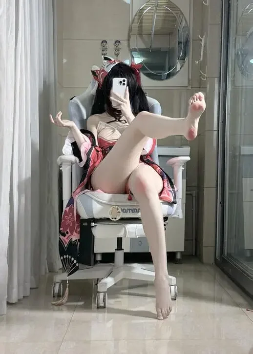 不可爱羚 – 花火COS写真 [52P7V-1.2GB]