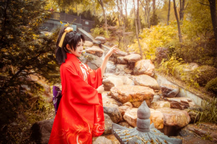 《名侦探柯南：唐红的恋歌》远山和叶COS写真