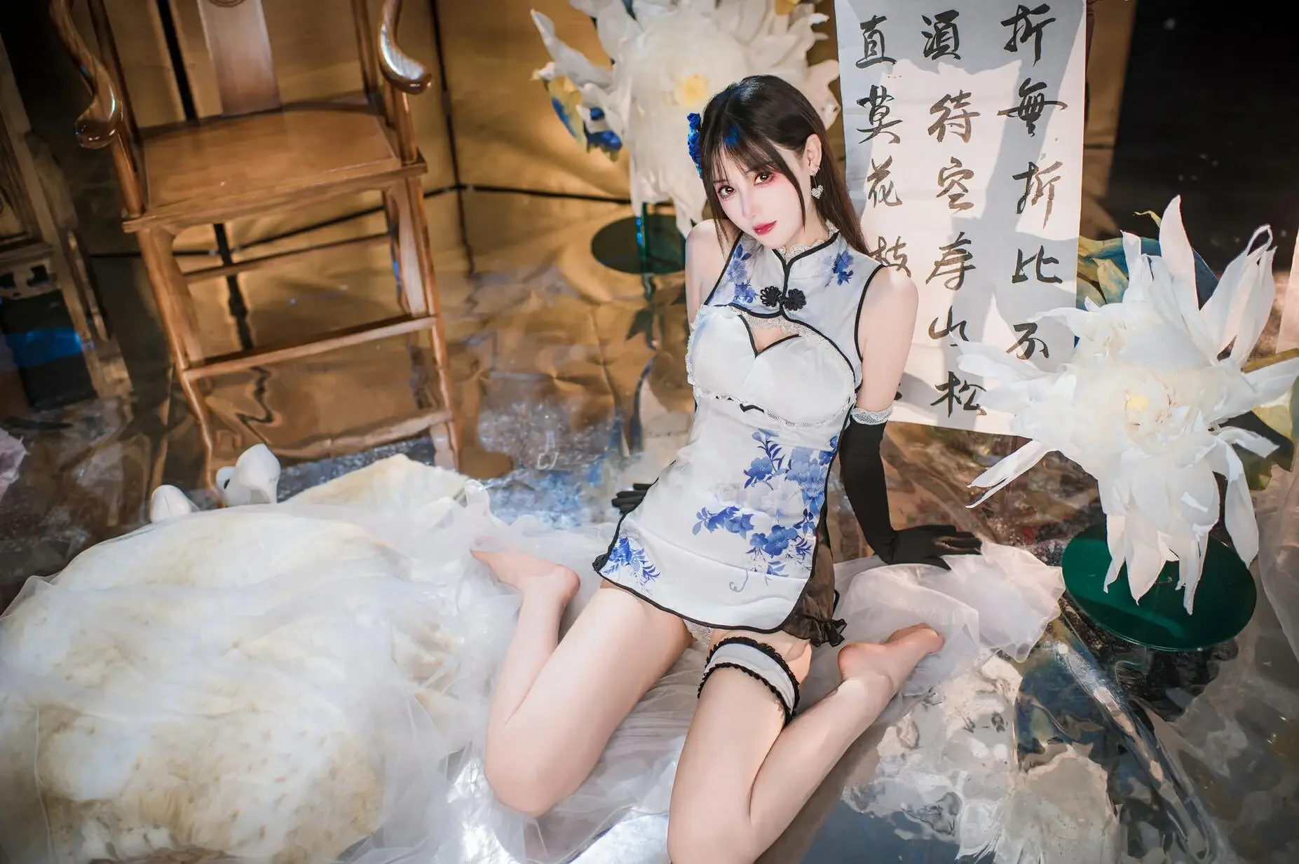 羽生三未 – 瓶儿·青花瓷旗袍｜高清图片集