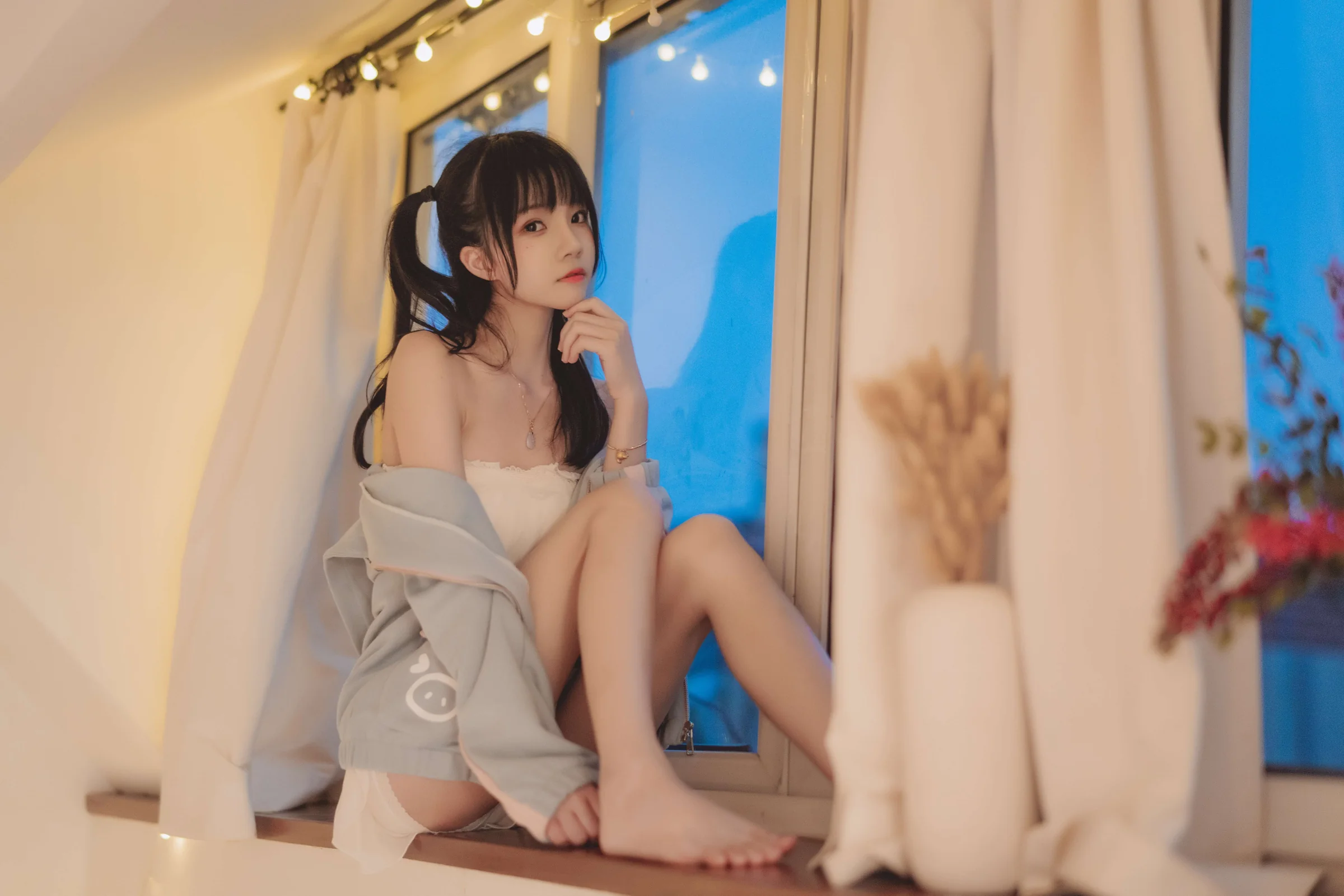 桜桃喵 – 碎星 [19P]｜高清图片集