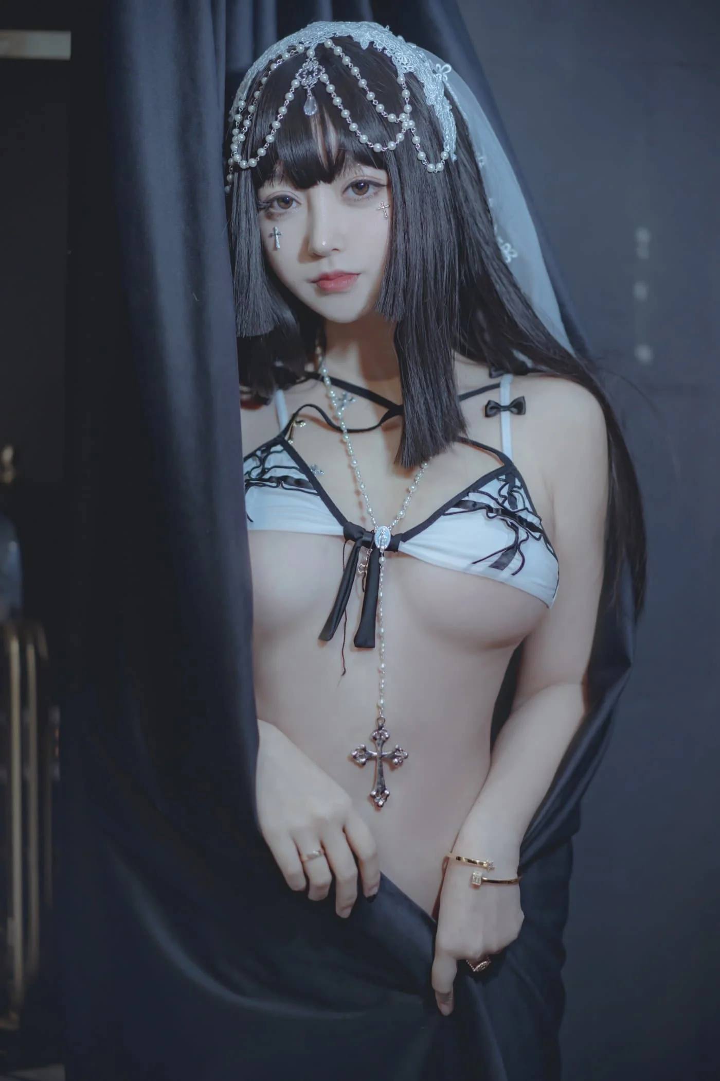 过期米线线喵 – 《禁忌修女》｜高清图片集