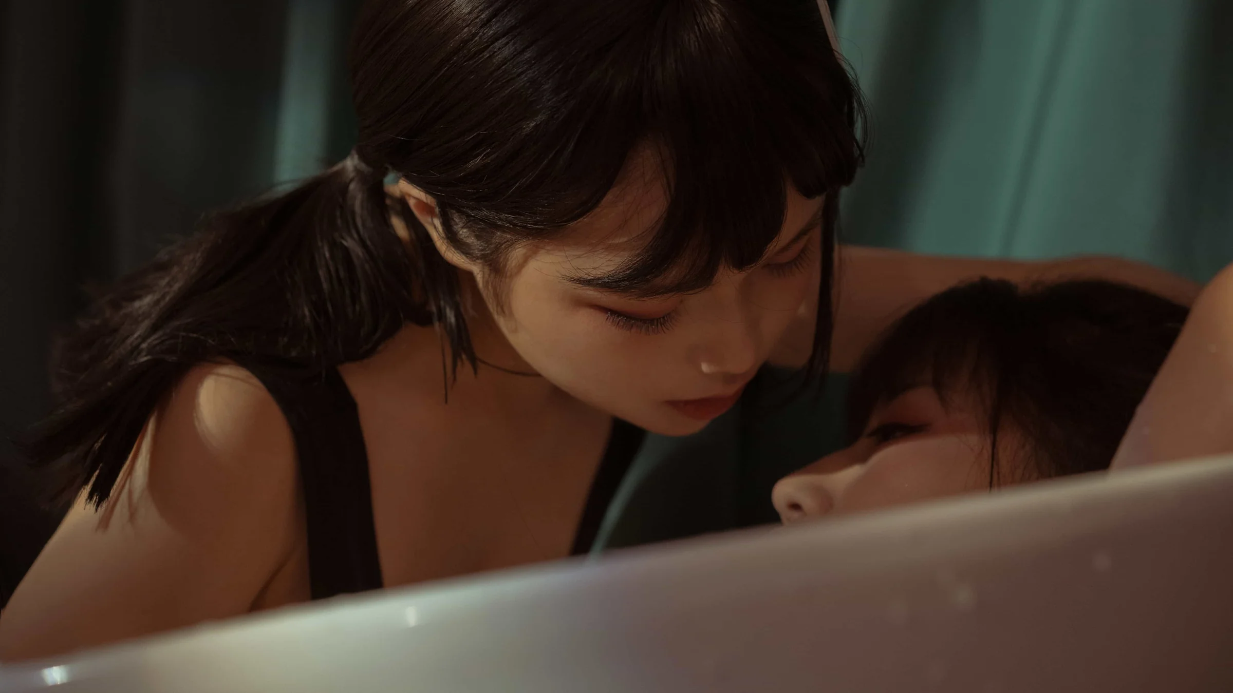 七月喵子-黑白双人浴缸｜高清图片集