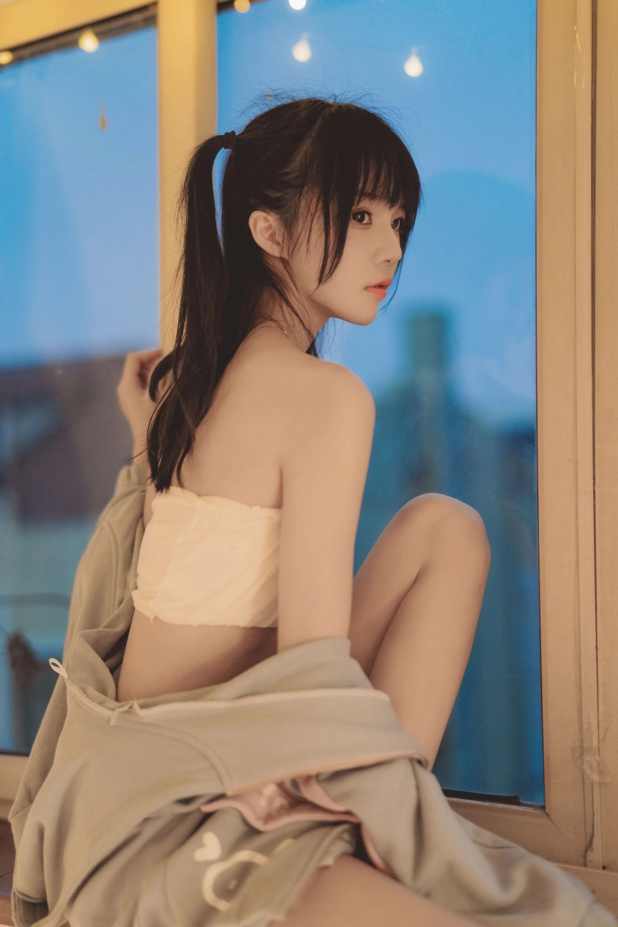 桜桃喵 – 碎星 [19P]｜高清图片集