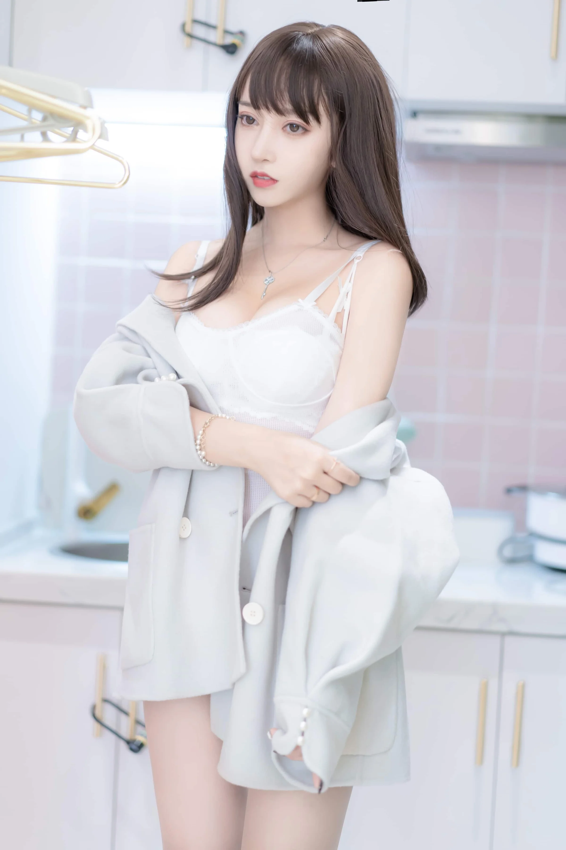 过期米线线喵 – 肉丝大姐姐 [87P]｜高清图片集