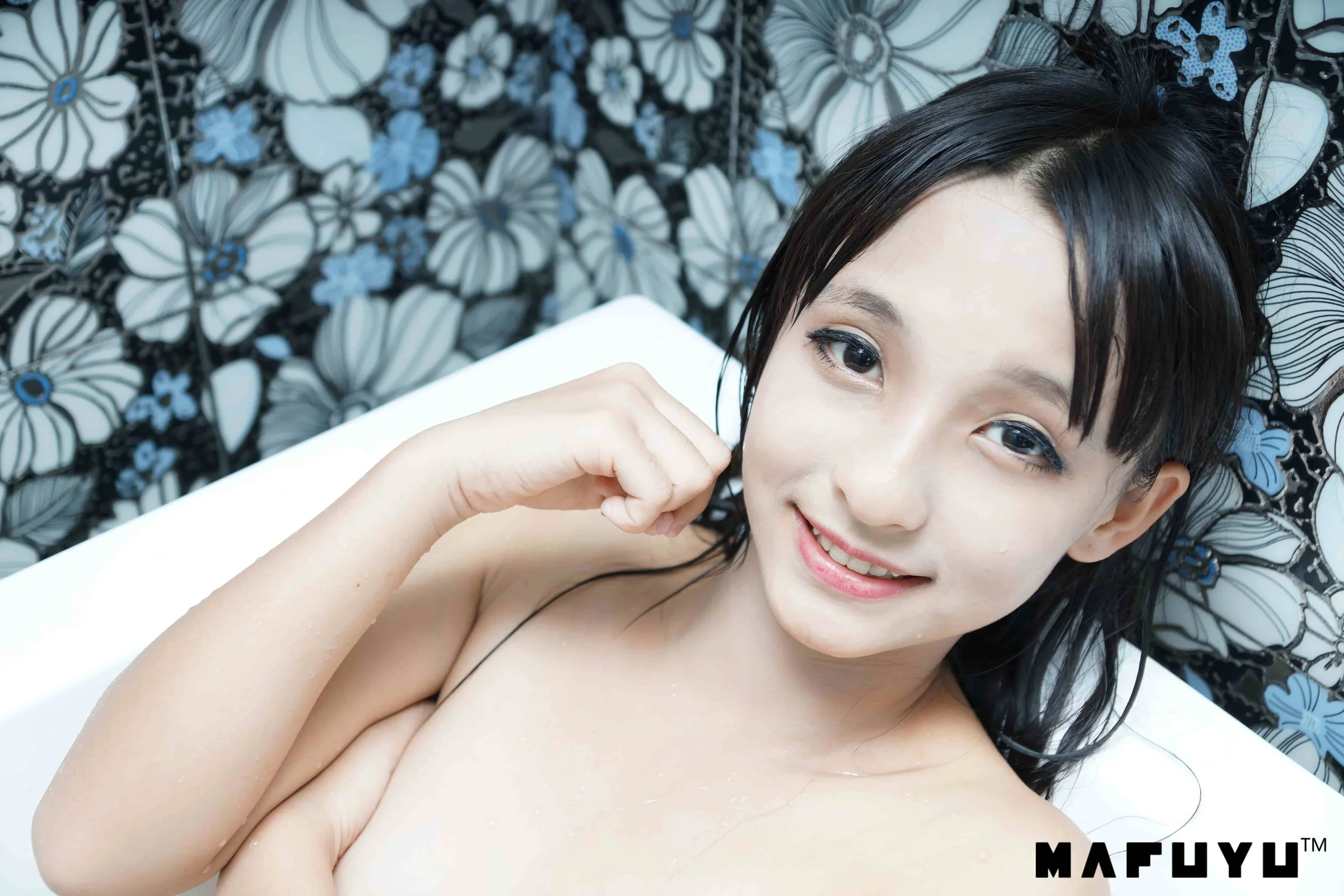 神楽坂真冬 – OL写真系列套图[101P]