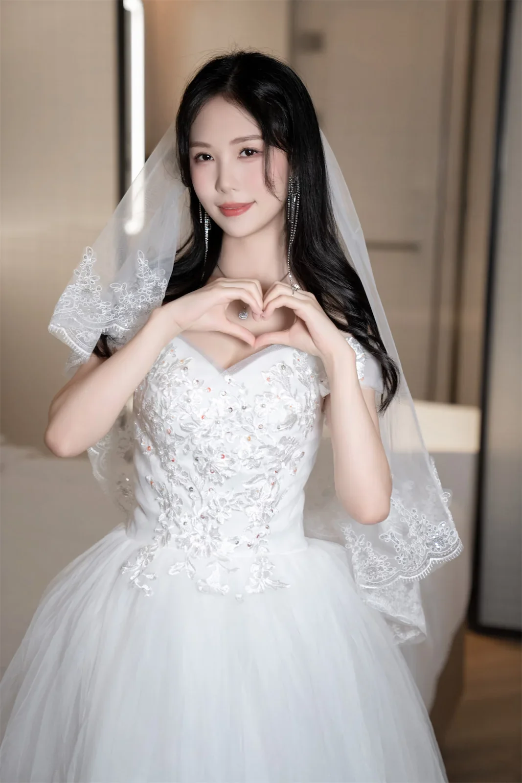 抖娘利世 – 婚纱下的秘密｜高清图片集