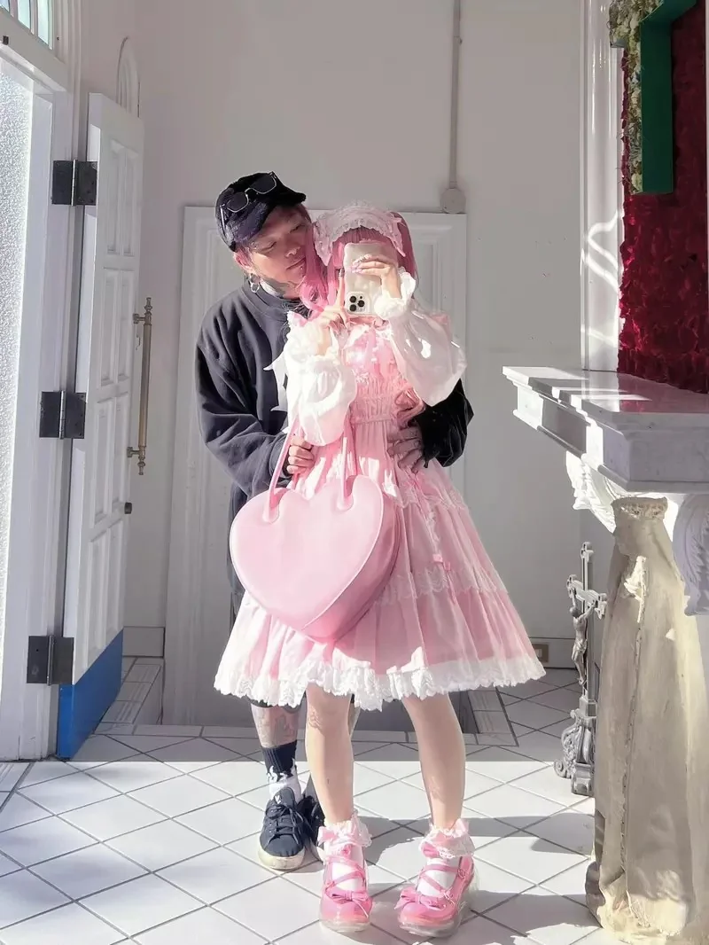 《蘿莉塔服飾的難題》如果女生這樣穿 旁邊的男生要穿什麼比較合適呢？｜高清图片集