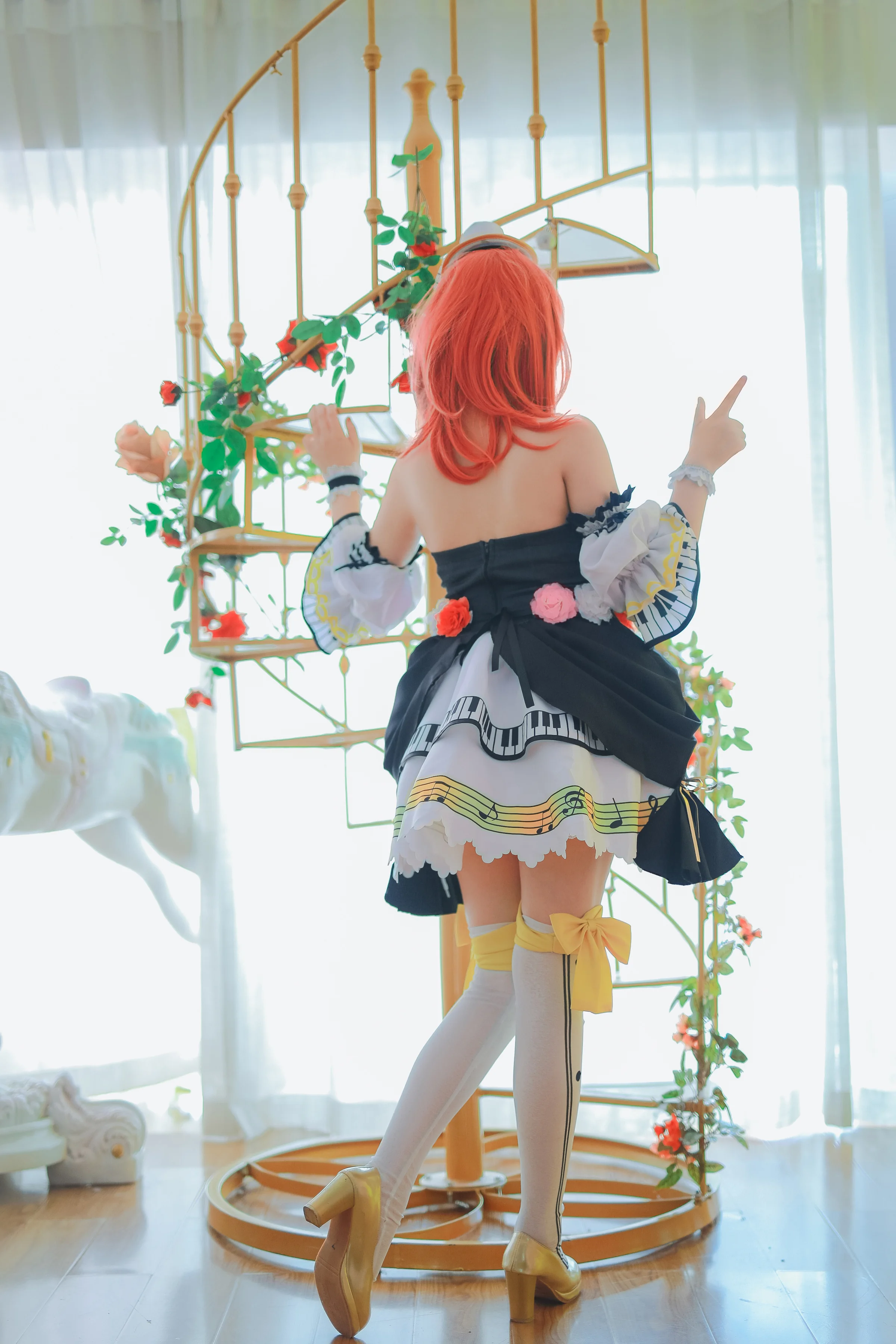 西木野真姬乐器觉醒COS写真