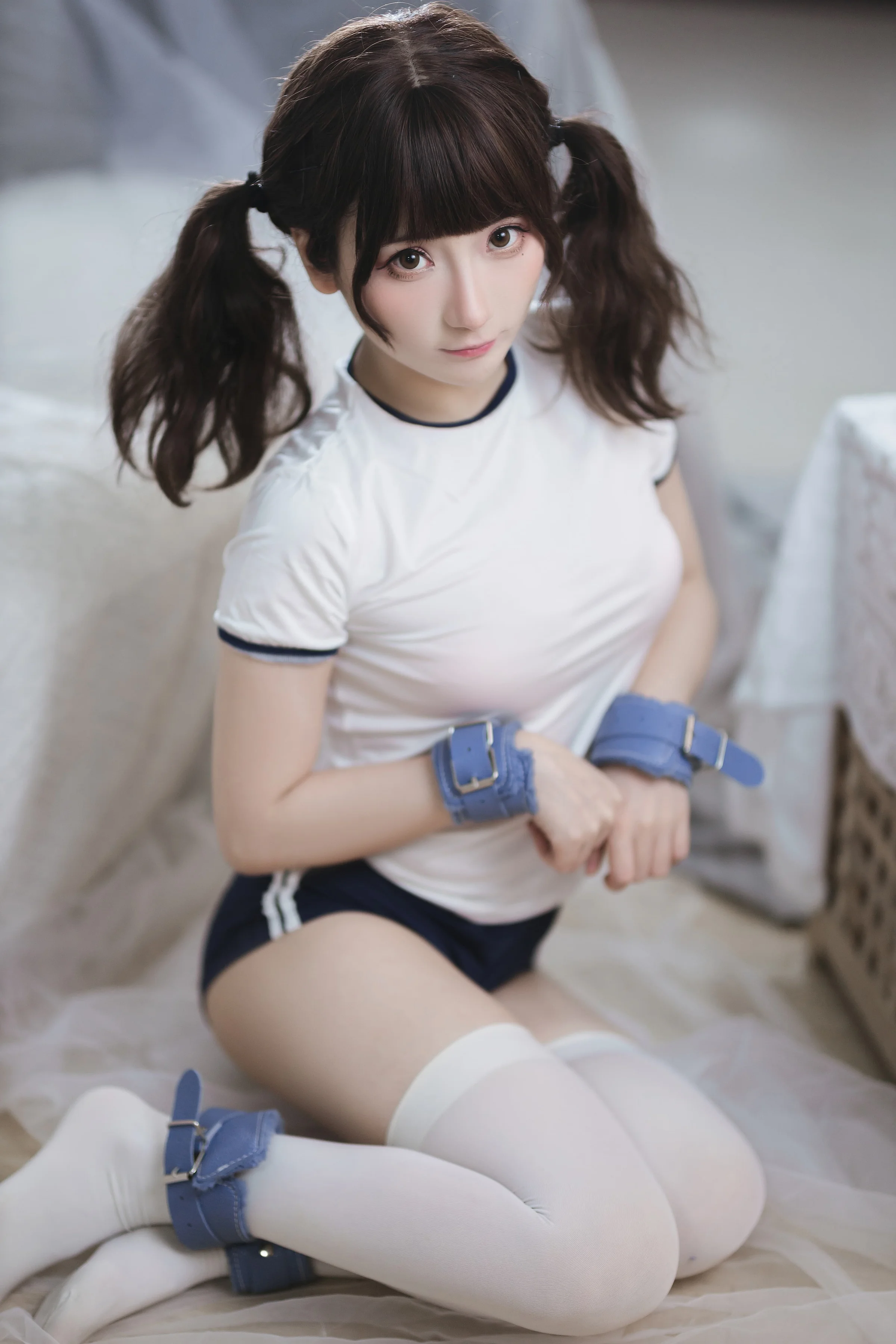 是三不是世 – 束缚 [37P]｜高清图片集