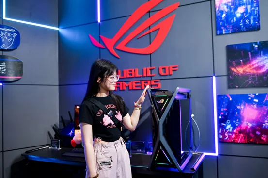 竞化纪元，梦幻联动！ROG×EVA新品发布会登陆BW 2023｜高清图片集