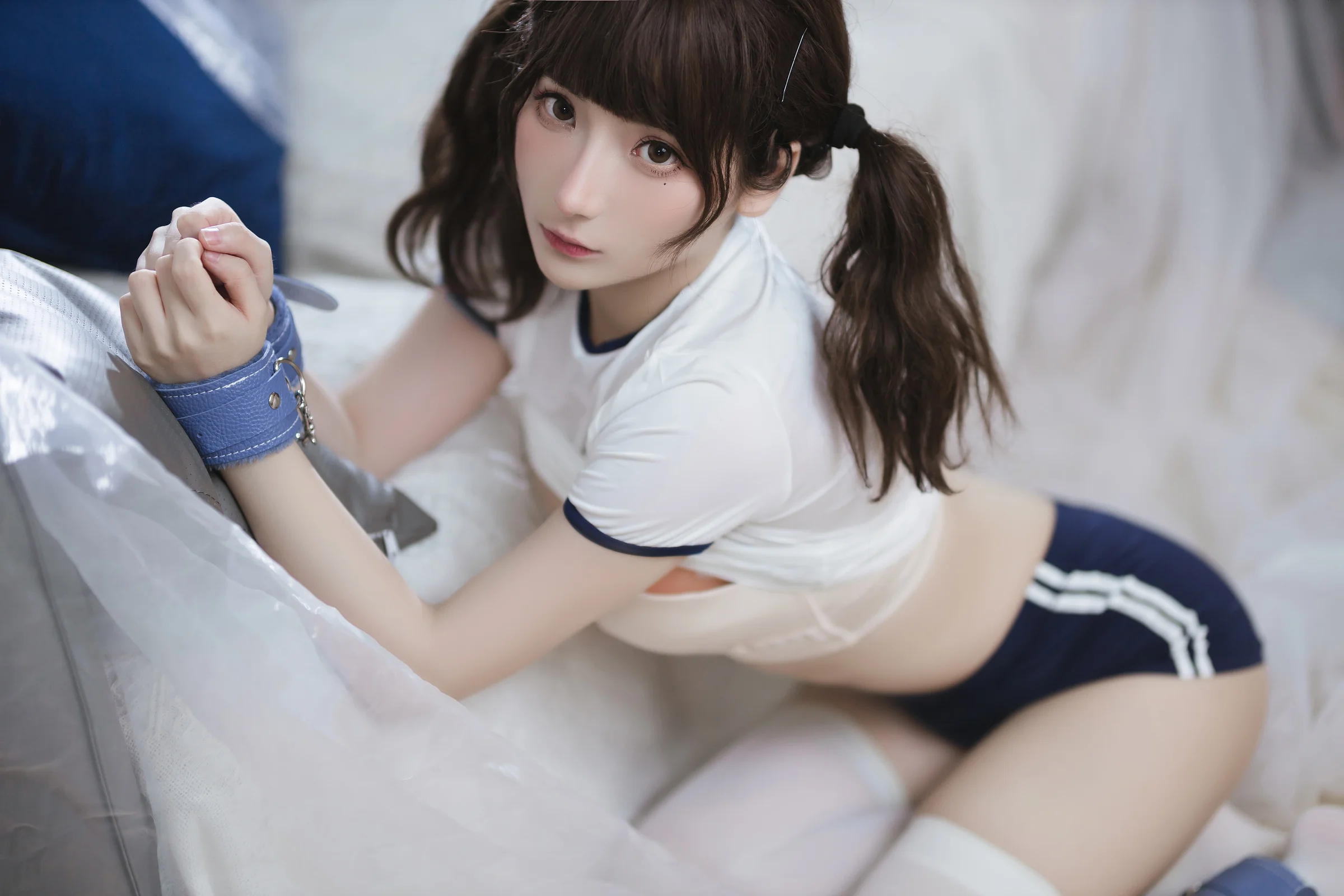 是三不是世 – 束缚 [37P]｜高清图片集