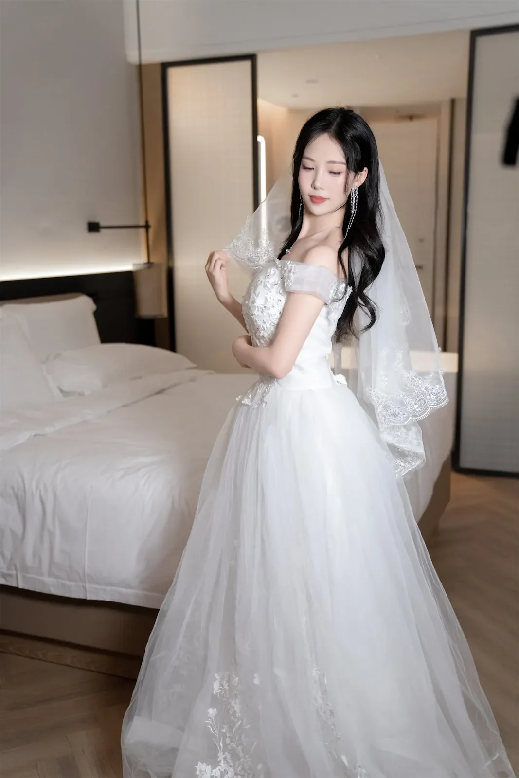 抖娘利世 – 婚纱下的秘密｜高清图片集