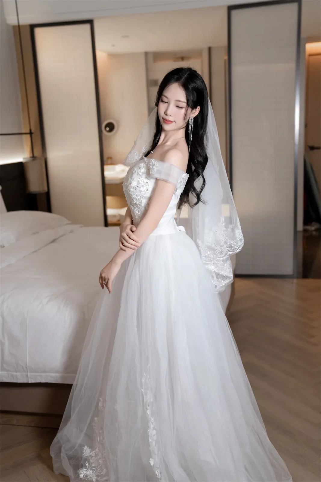 抖娘利世 – 婚纱下的秘密｜高清图片集