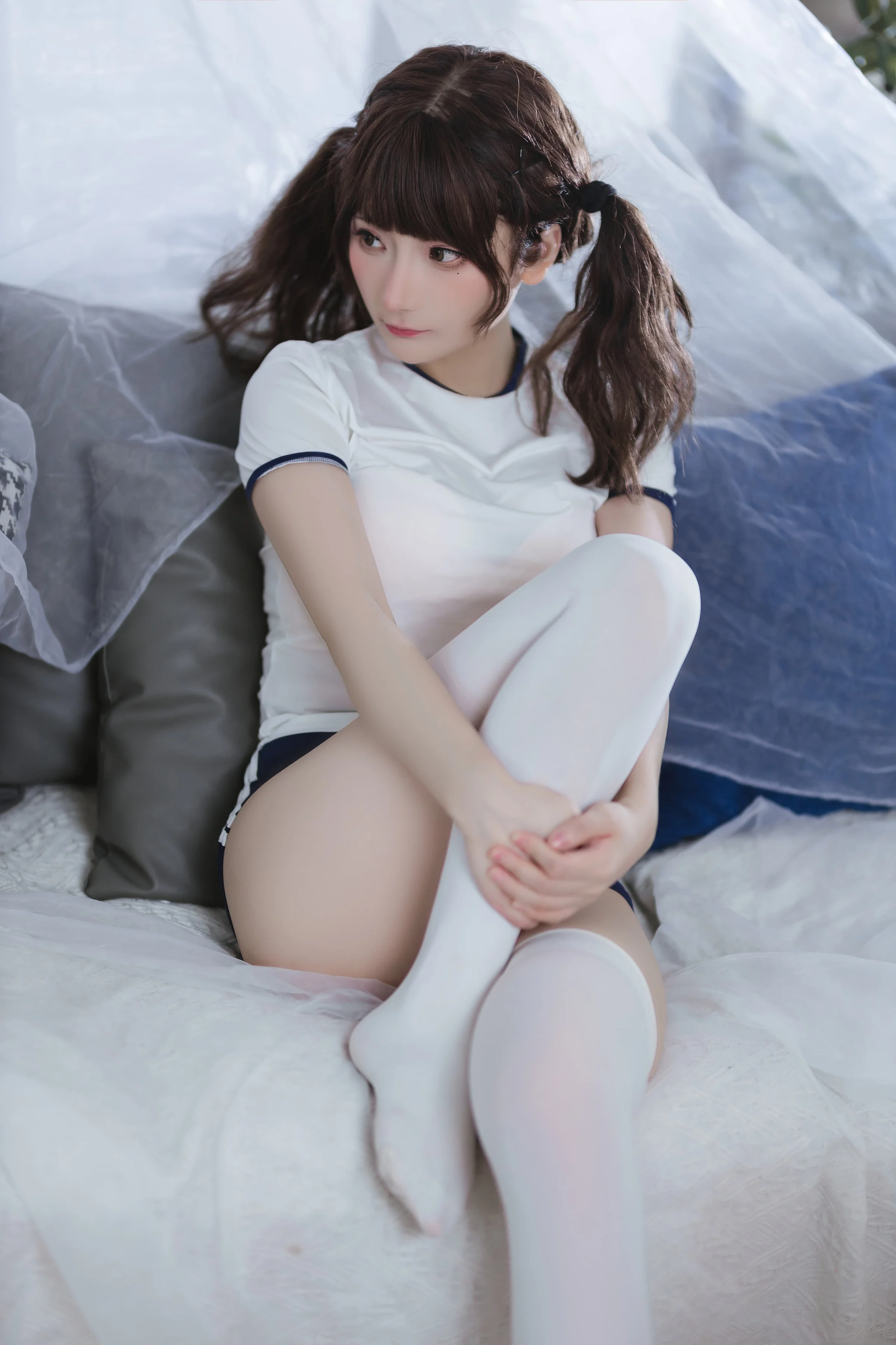 是三不是世 – 束缚 [37P]｜高清图片集