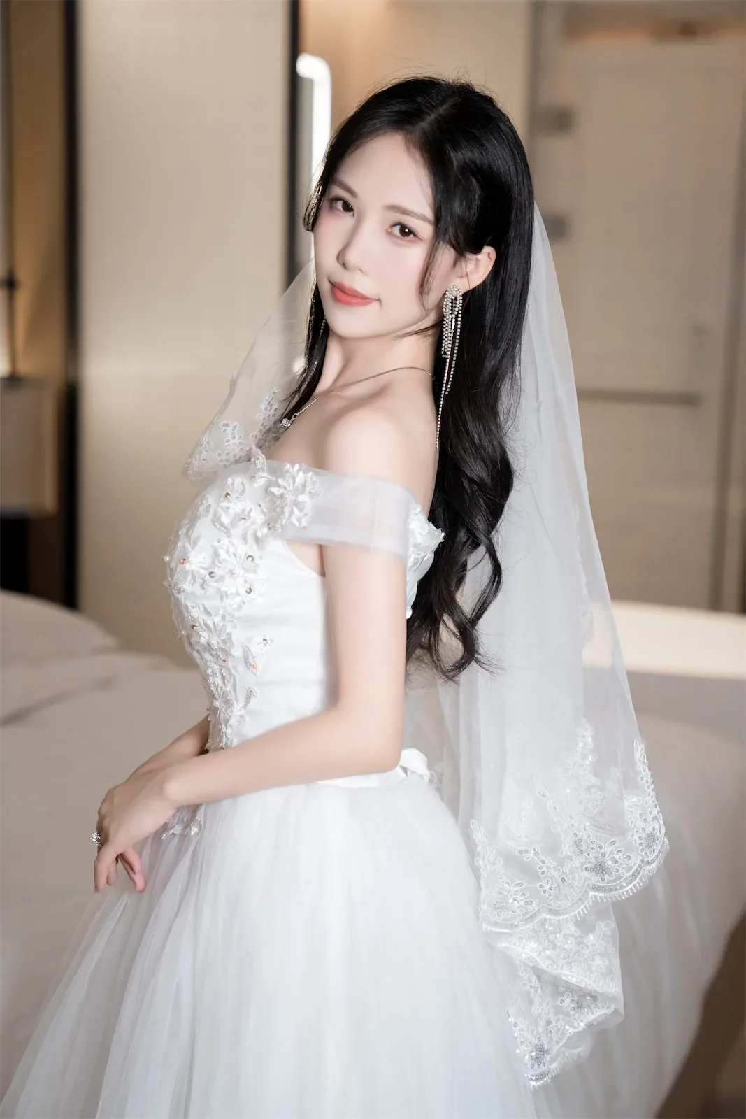 抖娘利世 – 婚纱下的秘密｜高清图片集
