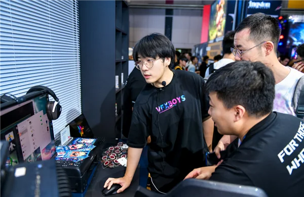 竞无止境，ROG空降BW2024嘉年华，释放高能竞力！｜高清图片集