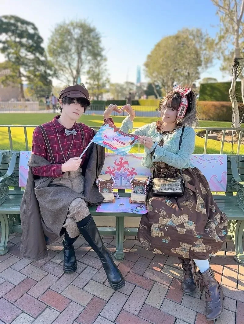 《蘿莉塔服飾的難題》如果女生這樣穿 旁邊的男生要穿什麼比較合適呢？｜高清图片集