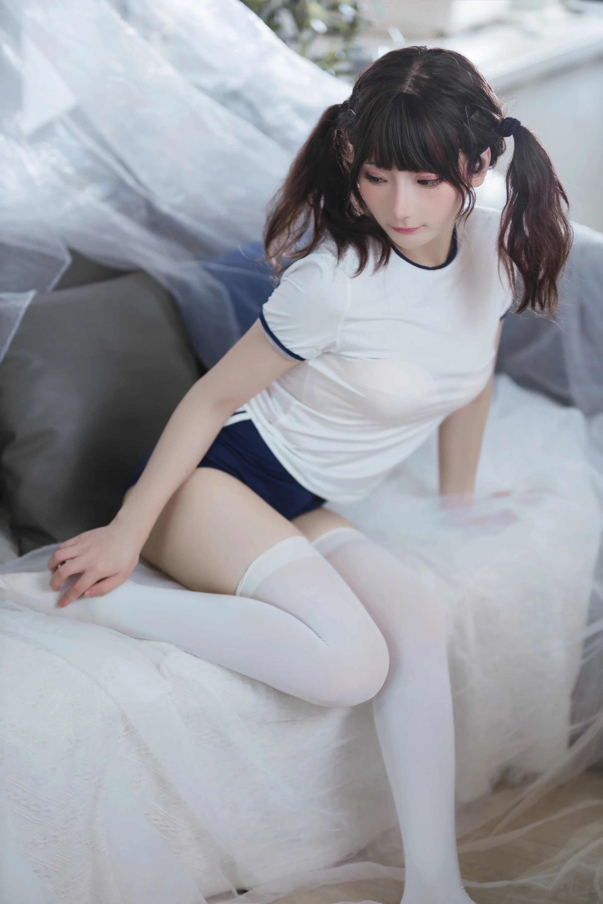 是三不是世 – 束缚 [37P]｜高清图片集