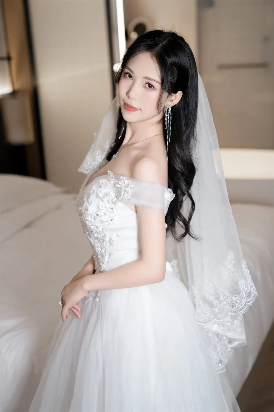 抖娘利世 – 婚纱下的秘密｜高清图片集