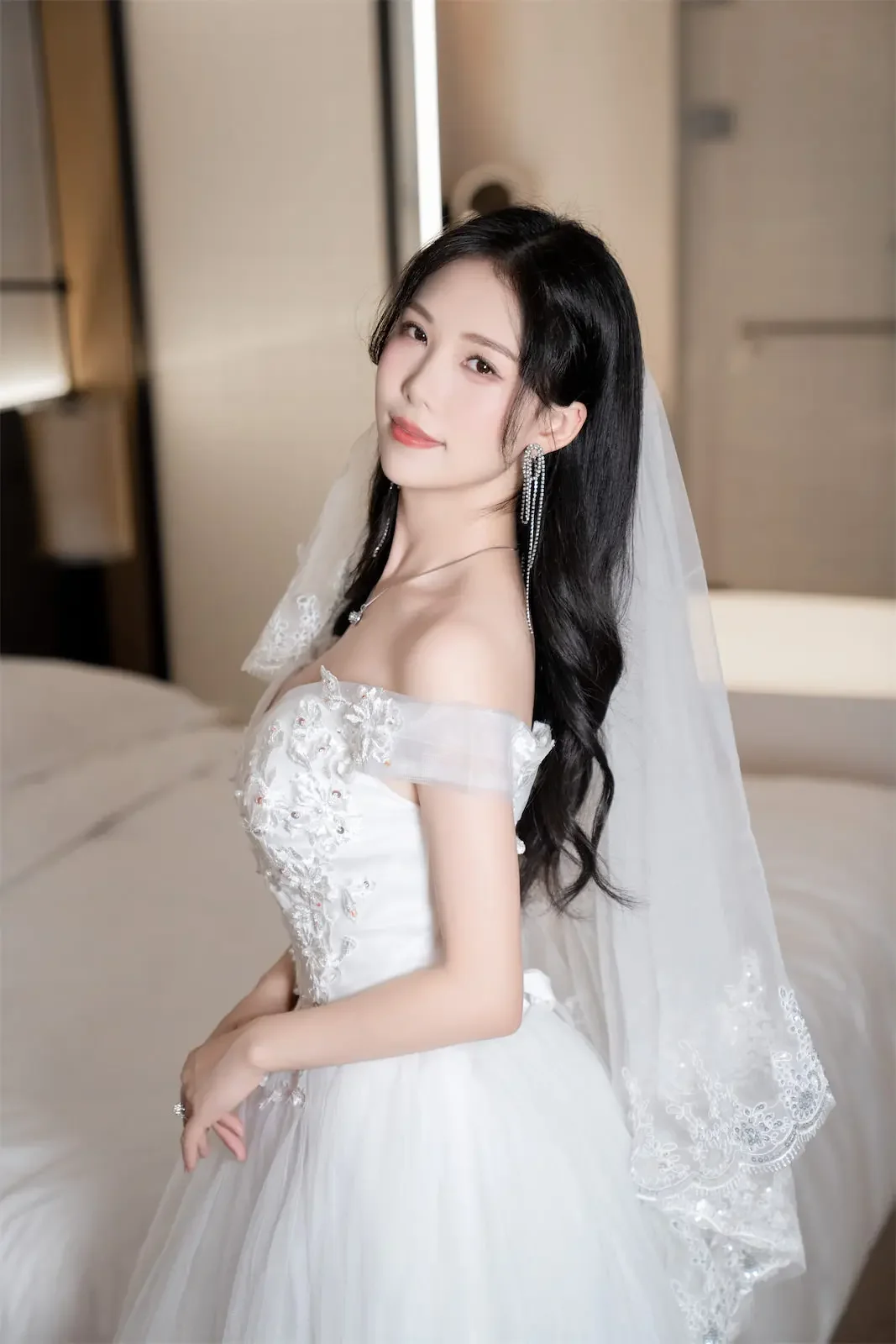 抖娘利世 – 婚纱下的秘密｜高清图片集
