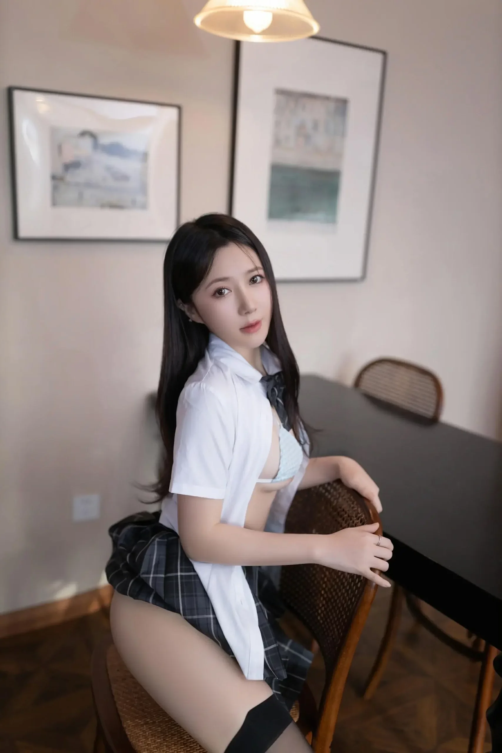 鱼子酱Fish – 《碎衬衫》写真