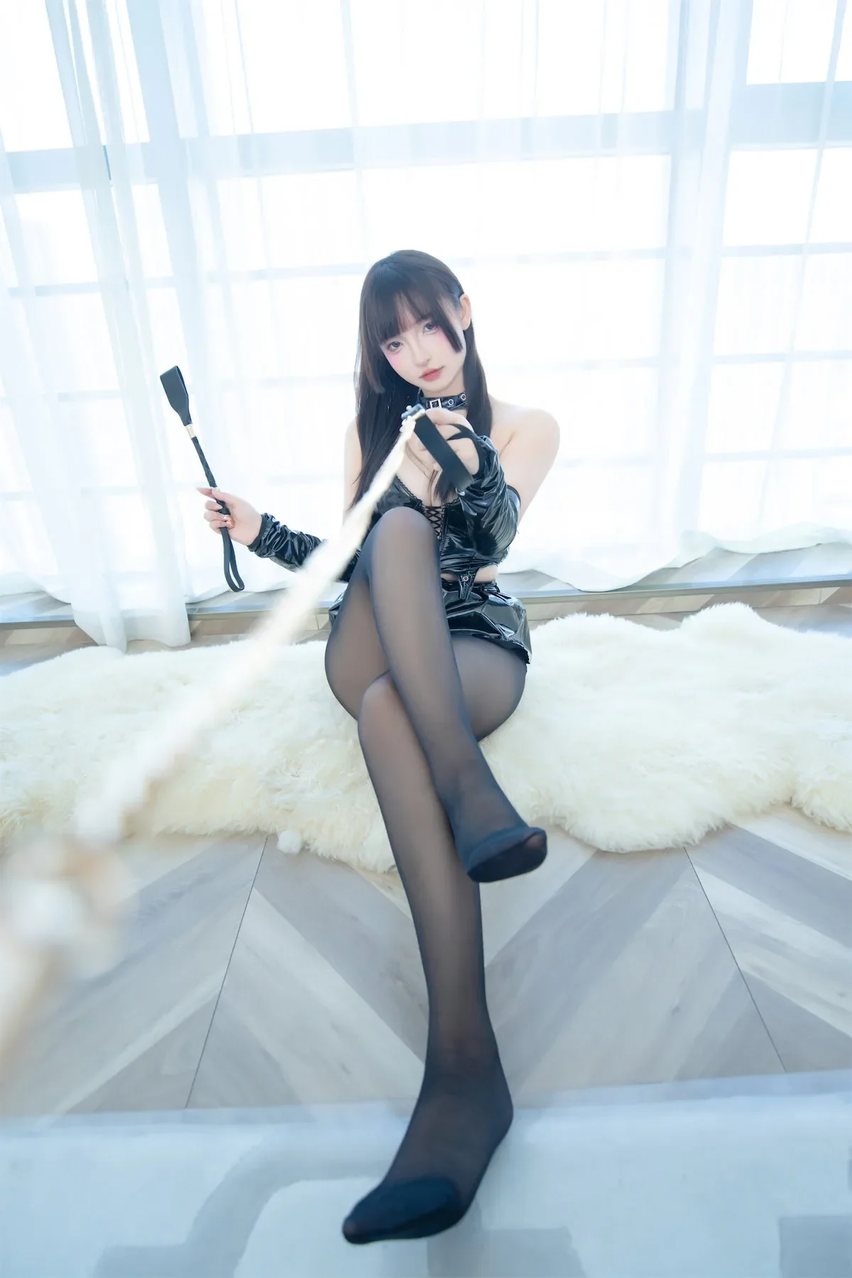 神楽坂真冬 – 美脚调教｜高清图片集