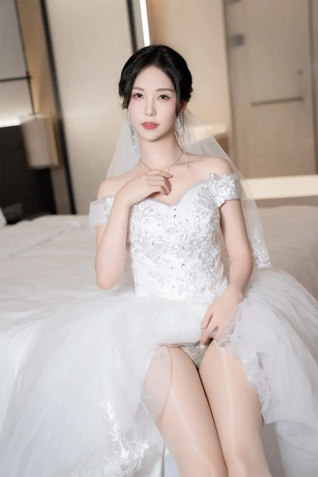 抖娘利世 – 婚纱下的秘密｜高清图片集