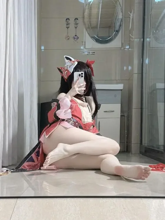不可爱羚 – 花火COS写真 [52P7V-1.2GB]