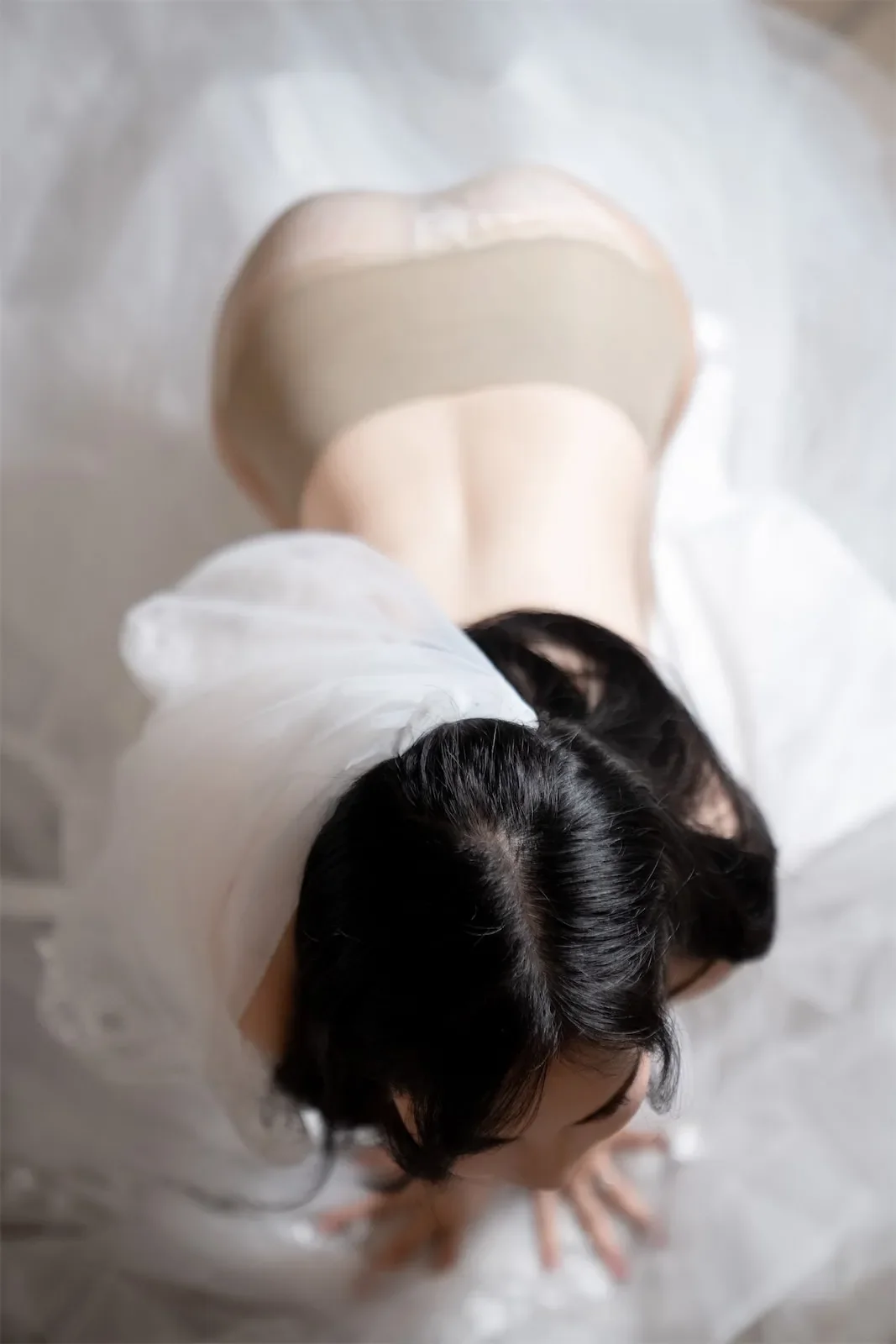 抖娘利世 – 婚纱下的秘密｜高清图片集