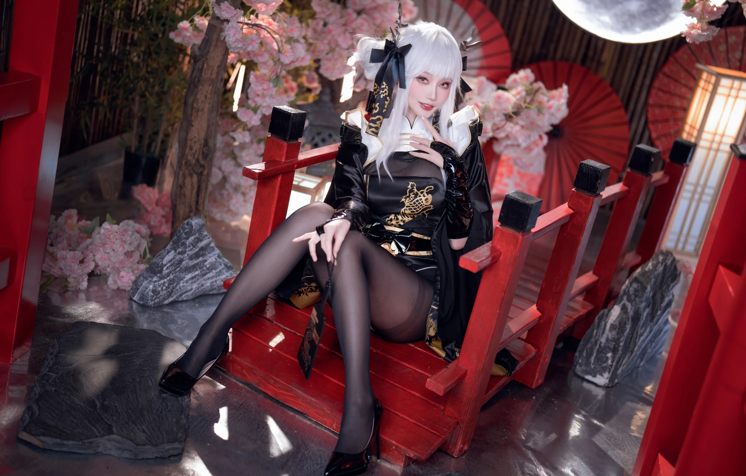 《nikke:胜利女神》白兔COS写真