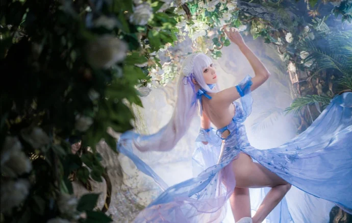爱蜜莉亚冰晶礼服｜高清图片集