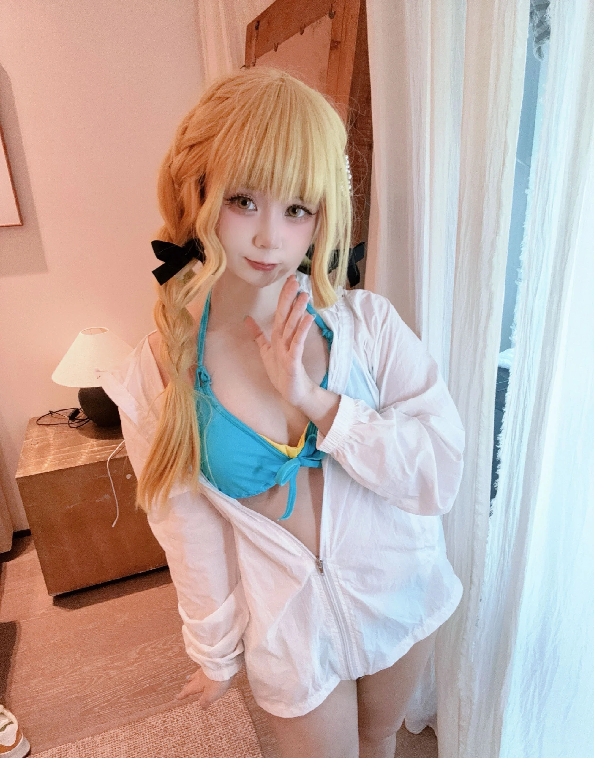 《学园偶像大师超话》藤田琴音﻿COS写真