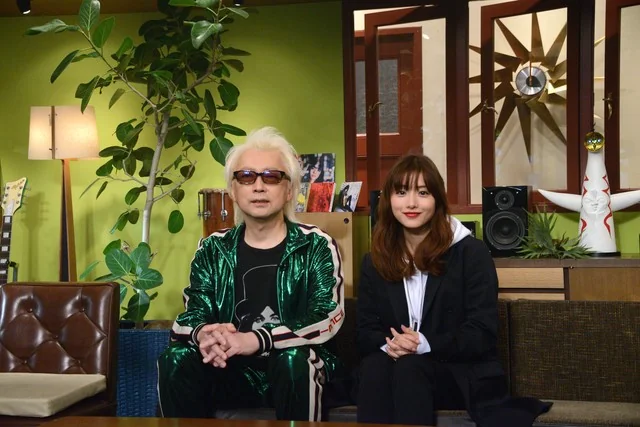 石原里美首次担任音乐节目主持人 访问乐坛新星AIMYON｜高清图片集