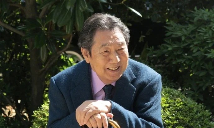 日本作曲家菊池俊辅因病去世，曾为《哆啦A梦》谱曲｜高清图片集