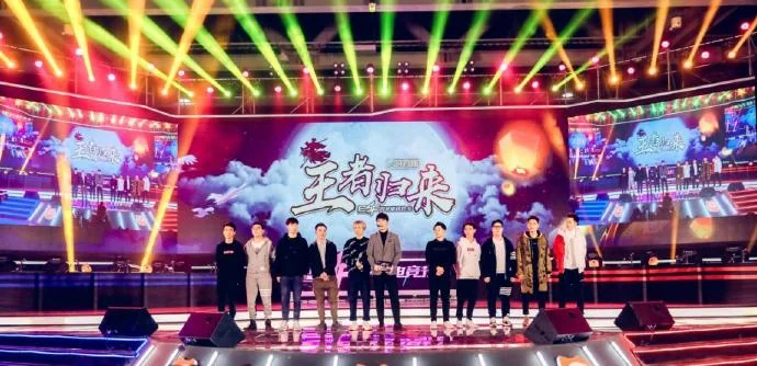 虎牙EAF次元电竞节第2日大放送：超人气唱见舞见嗨翻全场｜高清图片集