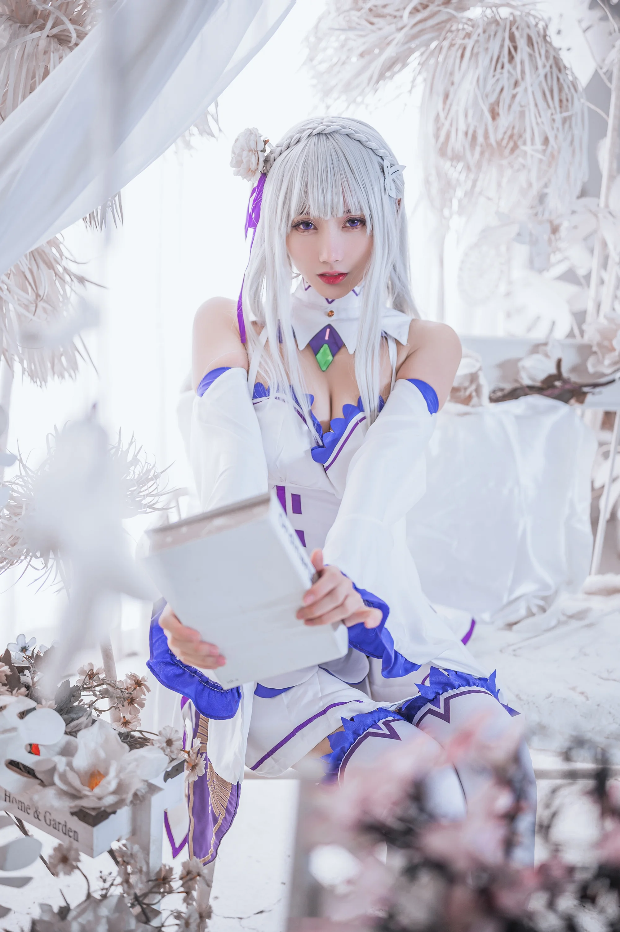 《Re：从零开始的异世界生活》爱蜜莉雅COS写真