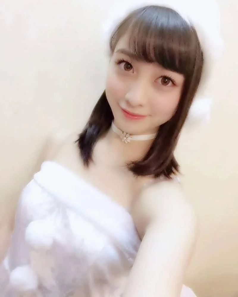 桥本环奈最新写真集「NATUREL」，明年2月3日20岁生日当天发售！