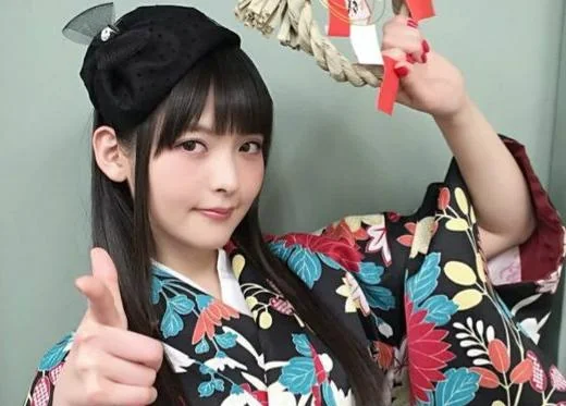 上坂堇乱入日本八卦杂志百大巨乳偶像排行榜｜高清图片集