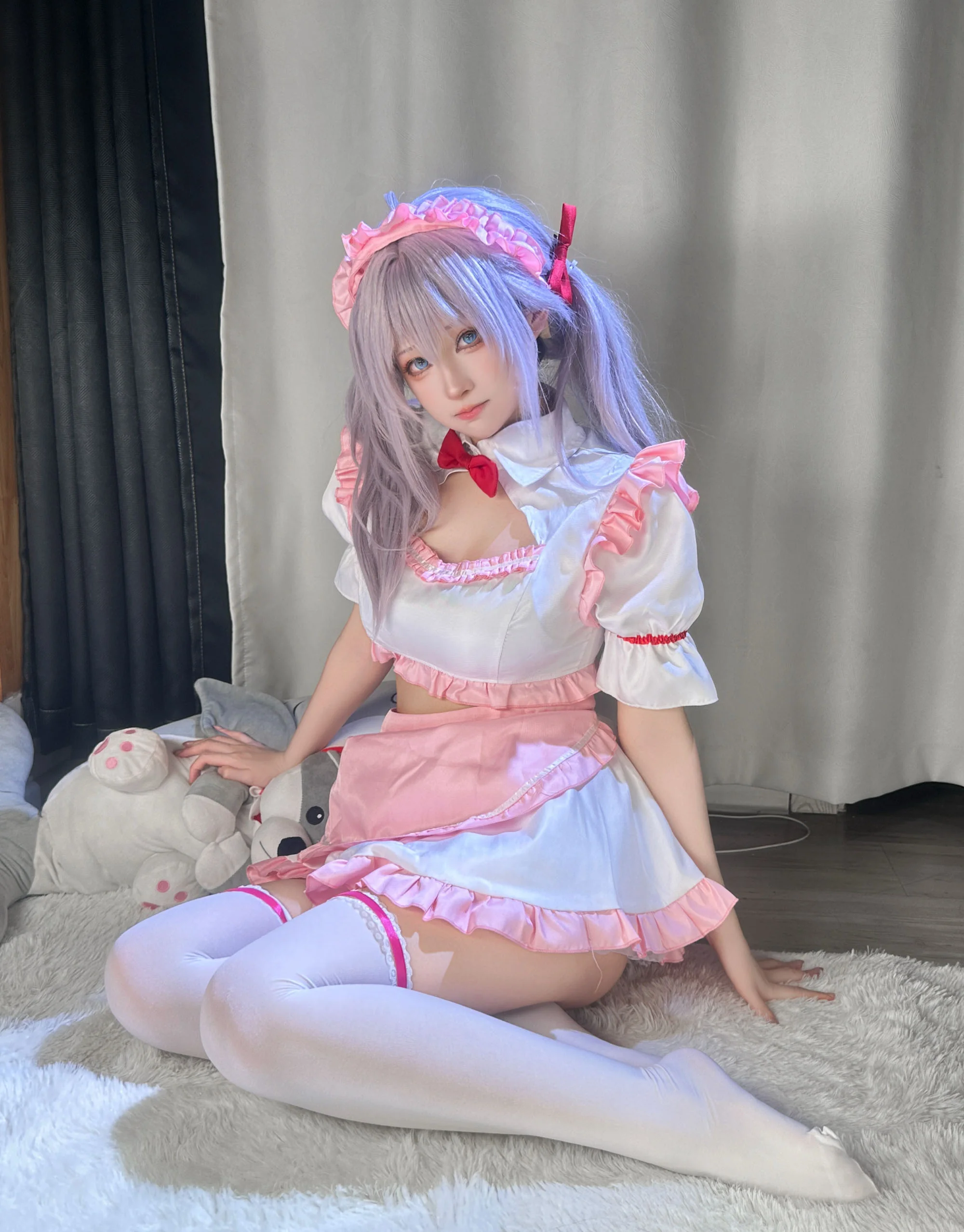 《不时轻声地以俄语遮羞的邻座艾莉同学第二季》艾莉莎COS写真