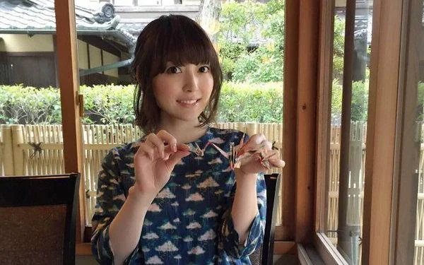 花泽香菜服装引发网友吐槽｜高清图片集