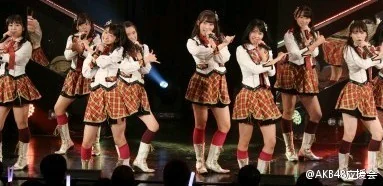【HKT新闻】HKT48 TeamT2和4期研究生的「手をつなぎながら」公演初日｜高清图片集