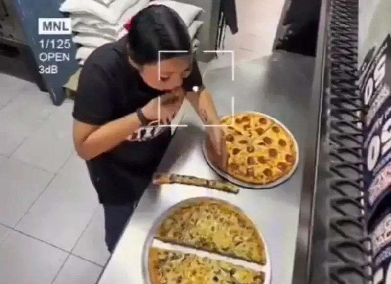 一位Pizza店女員工用誰也想不到的方式偷吃披薩 影片流出後網友直呼這根本天才｜高清图片集